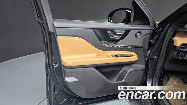 Lincoln Corsair 2021 — photo 14