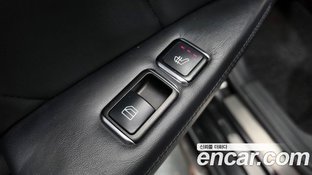 Mercedes-Benz CLS-Class 2012 — photo 19
