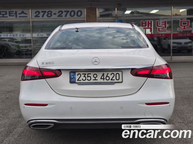Mercedes-Benz E-Class 2021 — photo 4