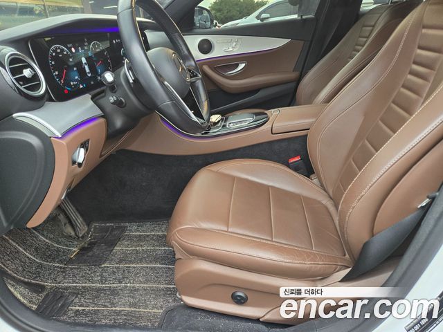 Mercedes-Benz E-Class 2021 — photo 6