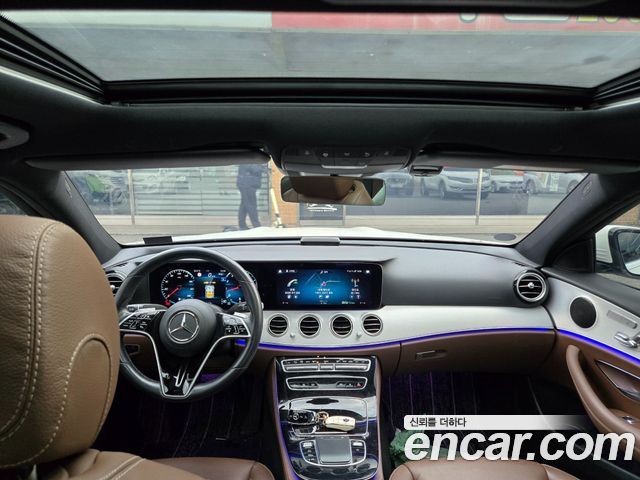 Mercedes-Benz E-Class 2021 — photo 8
