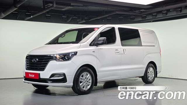 Hyundai Starex 2020 — photo 1