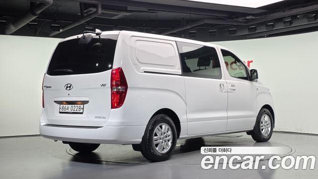Hyundai Starex 2020 — photo 2