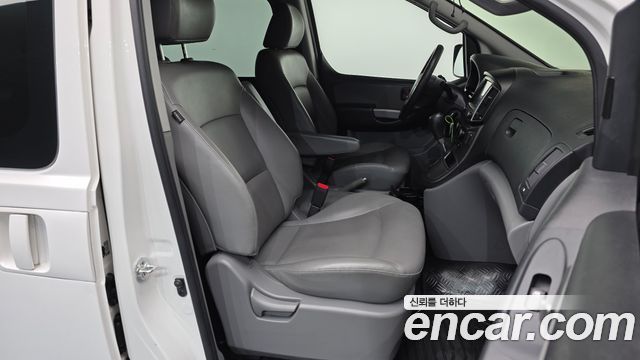 Hyundai Starex 2020 — photo 17