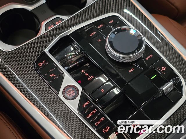 BMW X7 2025 — photo 9
