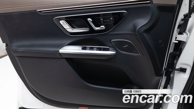 Mercedes-Benz EQE 2026 — photo 12