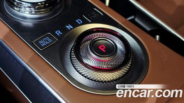Genesis GV70 2023 — photo 12