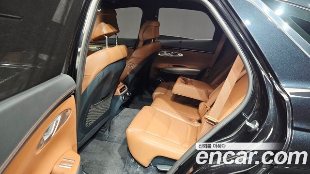 Genesis GV70 2023 — photo 18