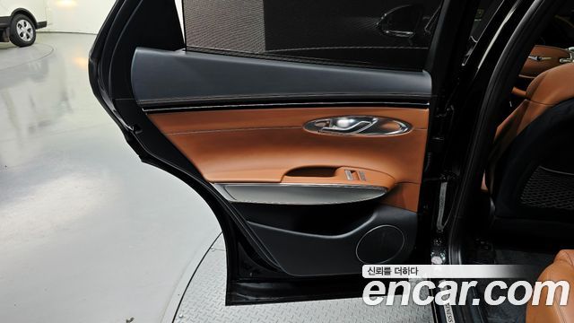 Genesis GV70 2023 — photo 15