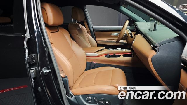 Genesis GV70 2023 — photo 16
