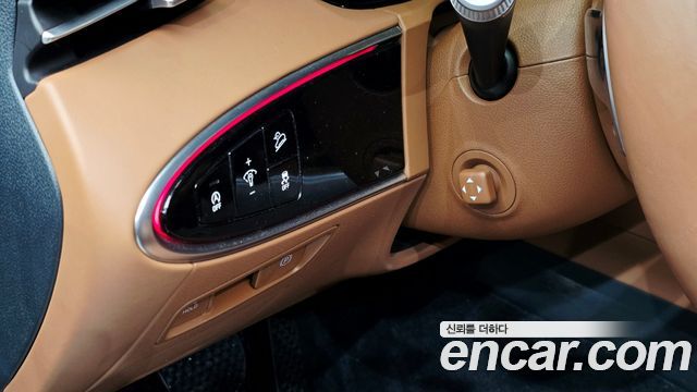 Genesis GV70 2023 — photo 27