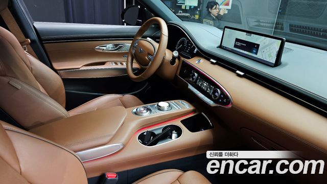 Genesis GV70 2023 — photo 28