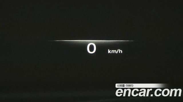 Genesis GV70 2023 — photo 34