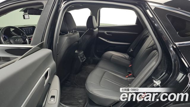 Hyundai Sonata 2022 — photo 17