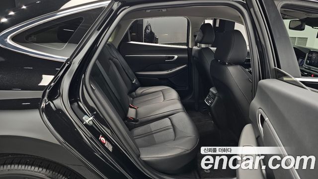 Hyundai Sonata 2022 — photo 18