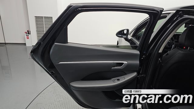 Hyundai Sonata 2022 — photo 15