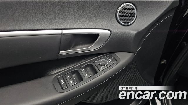 Hyundai Sonata 2022 — photo 32