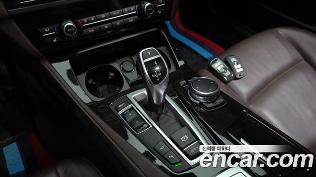 BMW 5-Series 2016 — photo 12