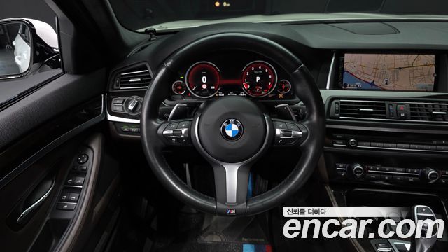 BMW 5-Series 2016 — photo 19