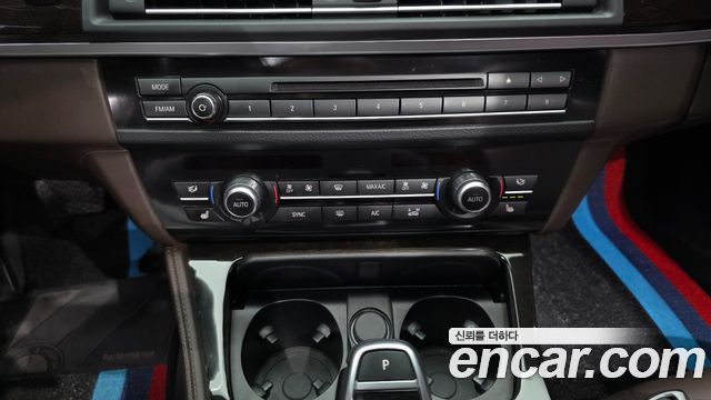 BMW 5-Series 2016 — photo 22