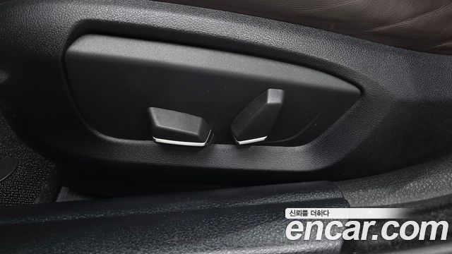 BMW 5-Series 2016 — photo 32