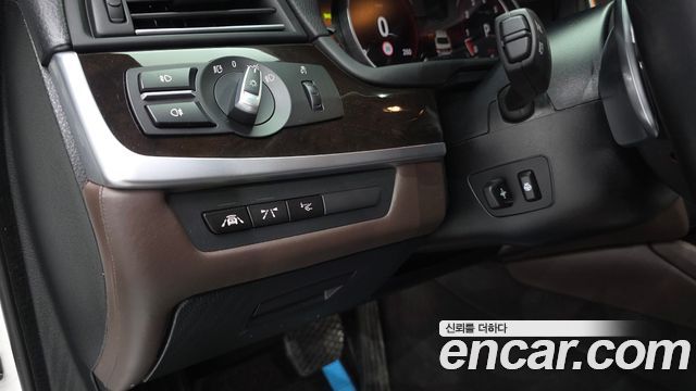 BMW 5-Series 2016 — photo 33