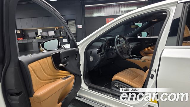 Lexus LS 2022 — photo 13