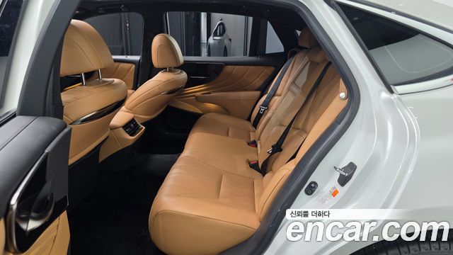 Lexus LS 2022 — photo 18