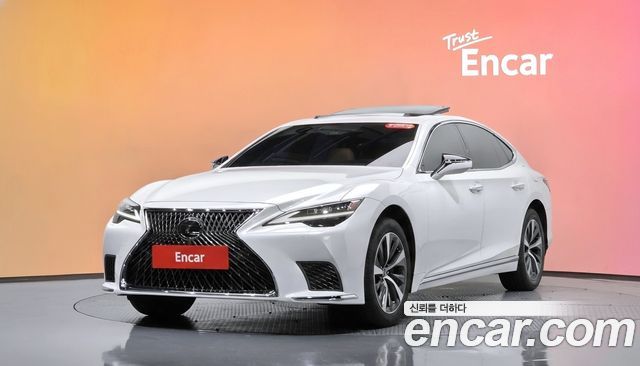 Lexus LS 2022 — photo 1