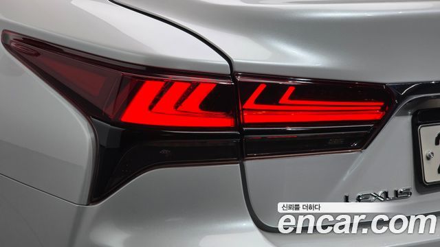 Lexus LS 2022 — photo 9