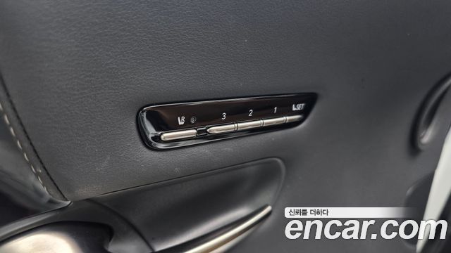 Lexus LS 2022 — photo 27