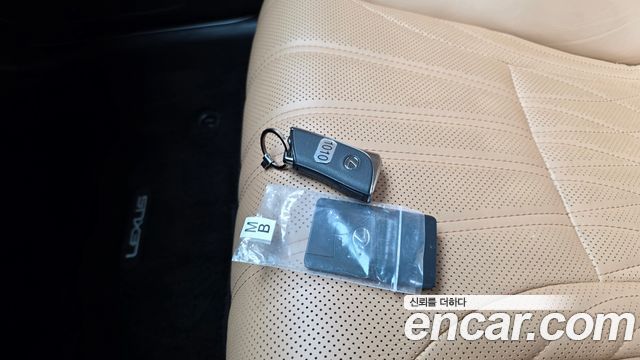 Lexus LS 2022 — photo 29