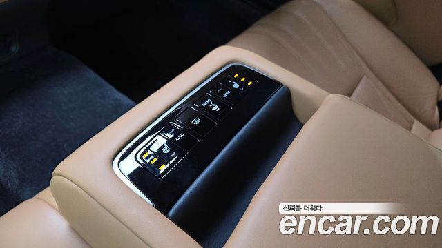 Lexus LS 2022 — photo 34