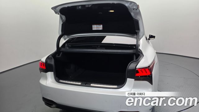 Lexus LS 2022 — photo 37