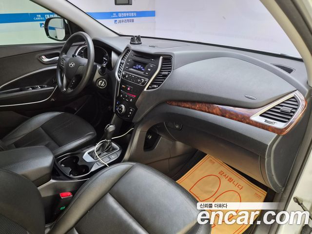 Hyundai Santafe 2017 — photo 11