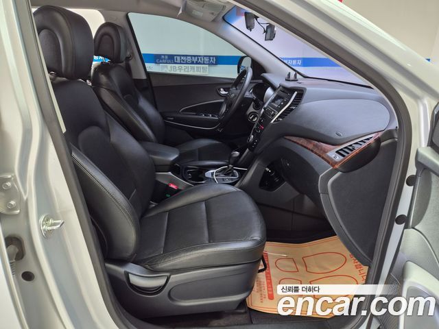 Hyundai Santafe 2017 — photo 13