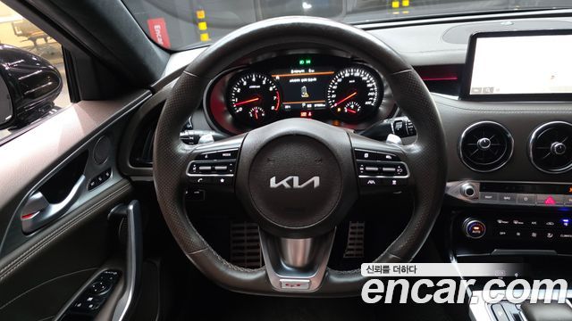 Kia Stinger 2022 — photo 13
