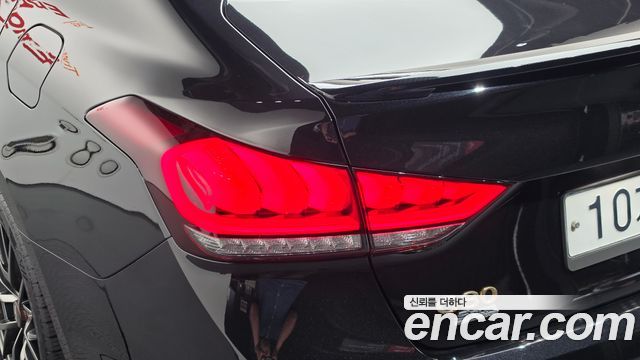 Genesis G80 2018 — photo 9