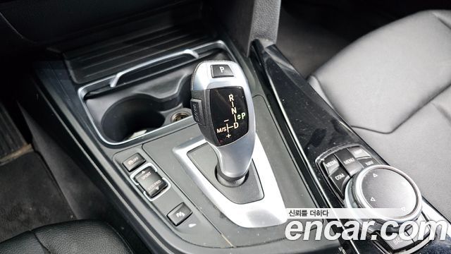BMW 3-Series 2017 — photo 9