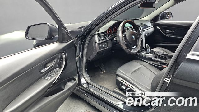 BMW 3-Series 2017 — photo 10