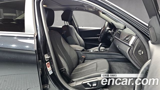 BMW 3-Series 2017 — photo 11