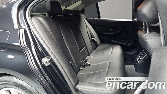 BMW 3-Series 2017 — photo 12