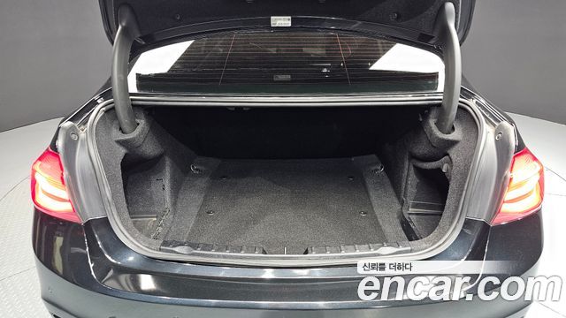 BMW 3-Series 2017 — photo 20