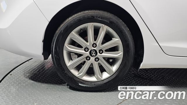 Hyundai AVANTE 2015 — photo 5