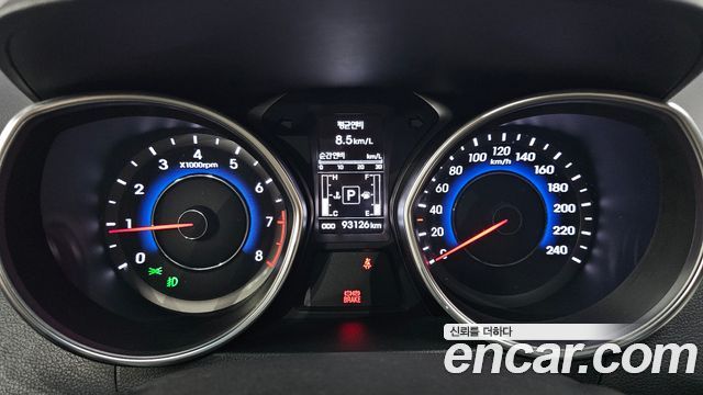 Hyundai AVANTE 2015 — photo 8