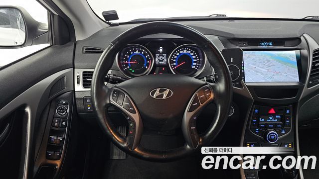Hyundai AVANTE 2015 — photo 12