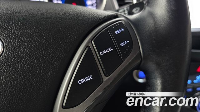 Hyundai AVANTE 2015 — photo 13