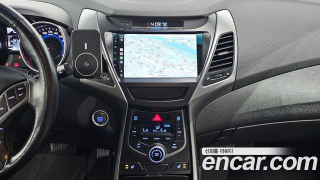 Hyundai AVANTE 2015 — photo 14