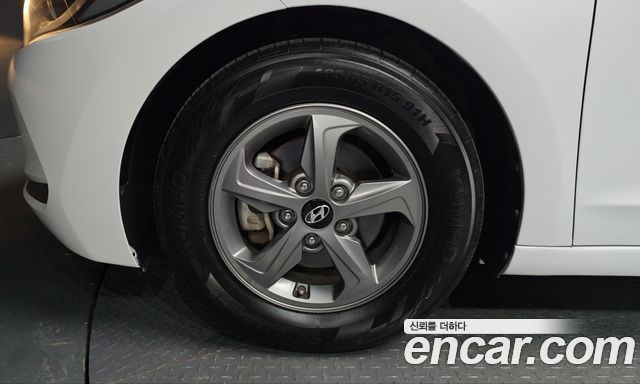 Hyundai AVANTE 2016 — photo 5