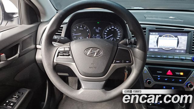 Hyundai AVANTE 2016 — photo 18